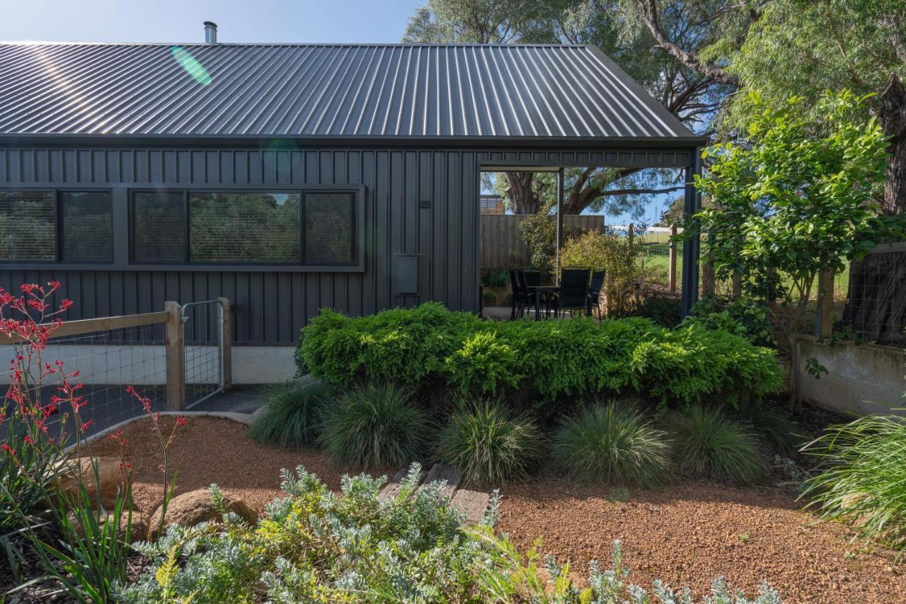 Margaret River Bungalow-1-Street - Stylish Stay Exterior foto